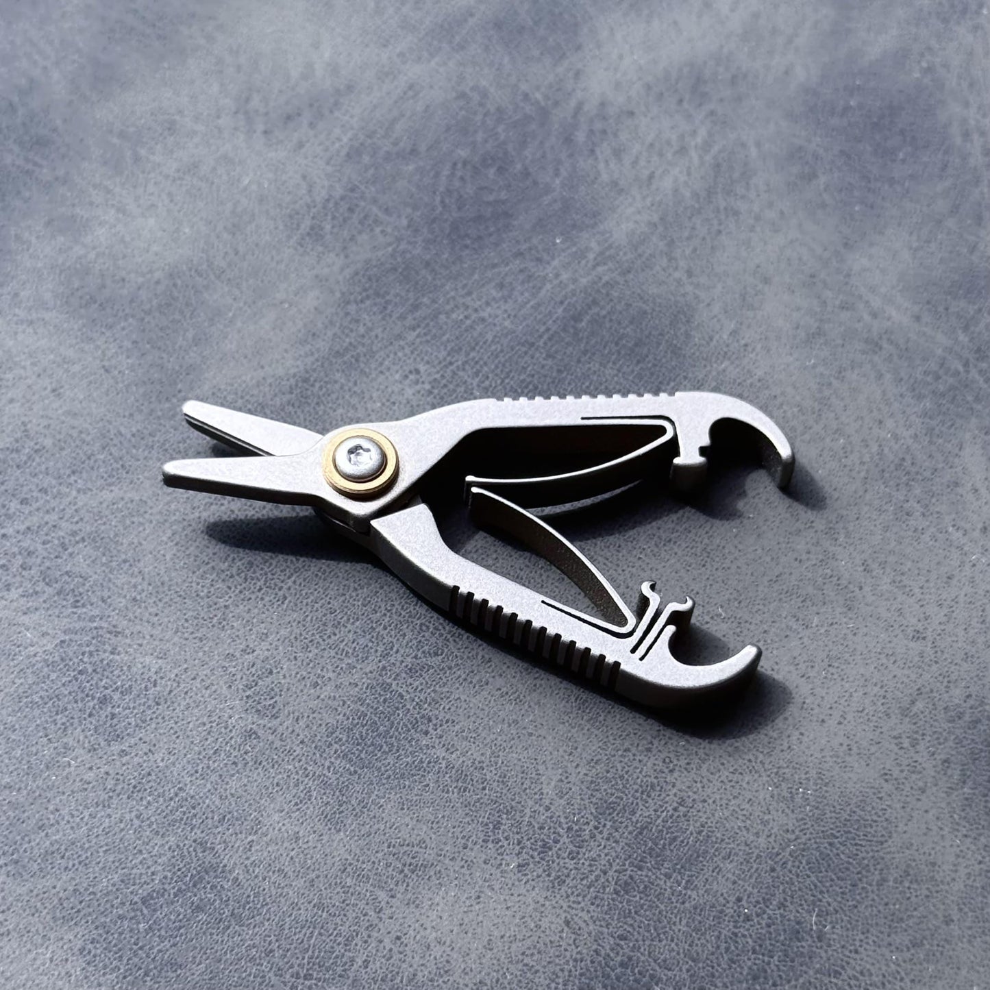 Scissors Titanium Mini – Ultra-Light EDC Grooming Tool for Men, Portable Eyebrow & Beard Trimming, Gift for Him scissors charm