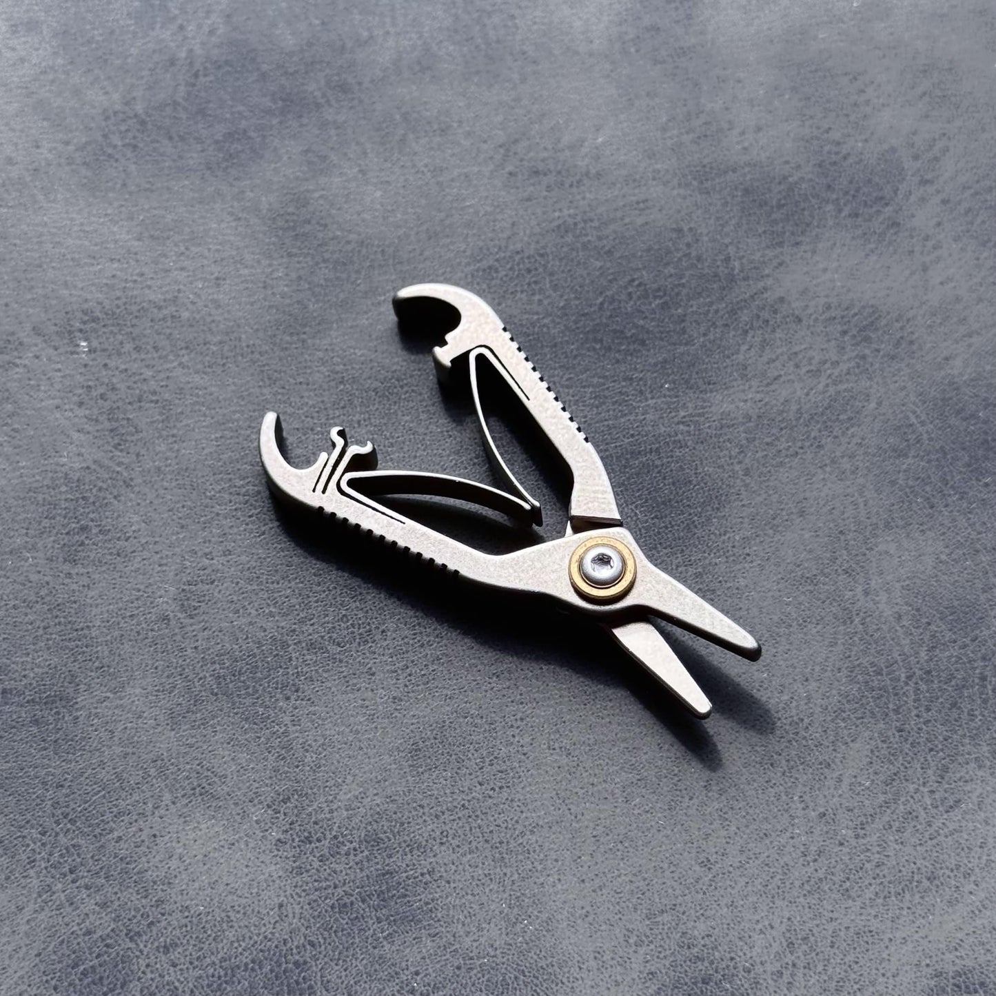 Scissors Titanium Mini – Ultra-Light EDC Grooming Tool for Men, Portable Eyebrow & Beard Trimming, Gift for Him scissors charm