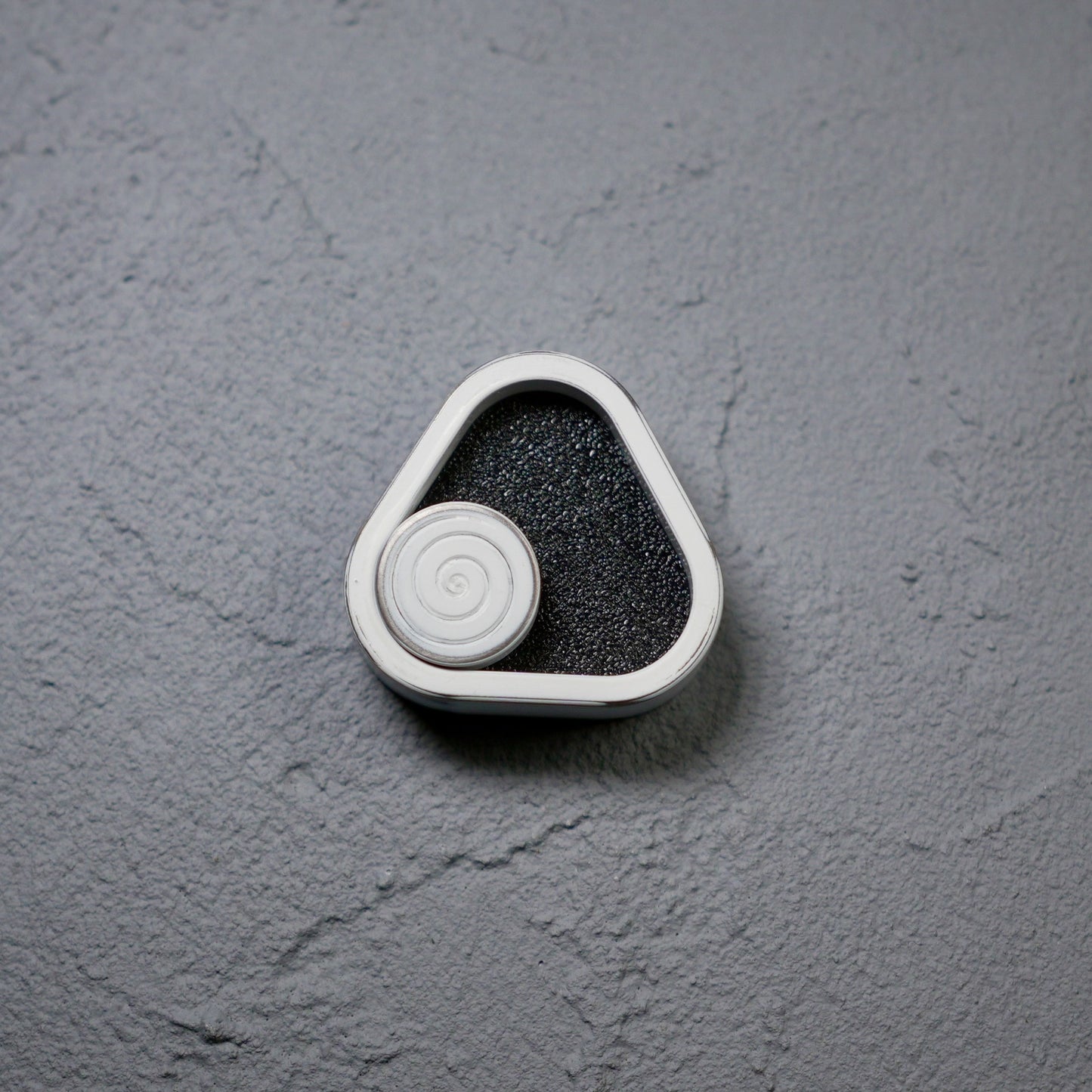 Slider Triangular [Ti] Cerakote / White Brushed