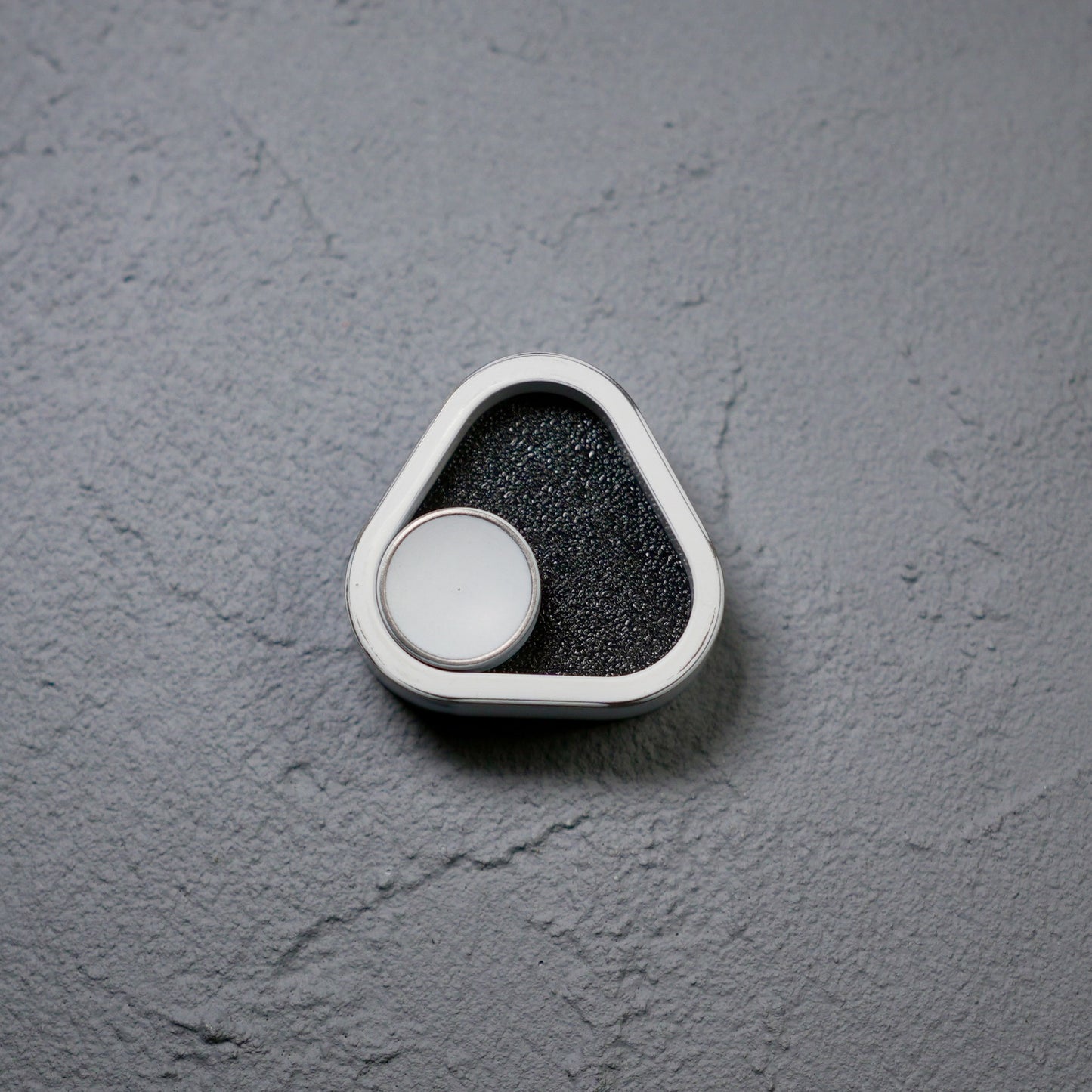 Slider Triangular [Ti] Cerakote / White Brushed