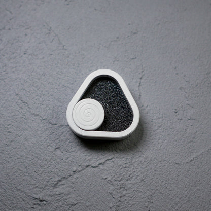 Slider Triangular [Ti] Cerakote / White